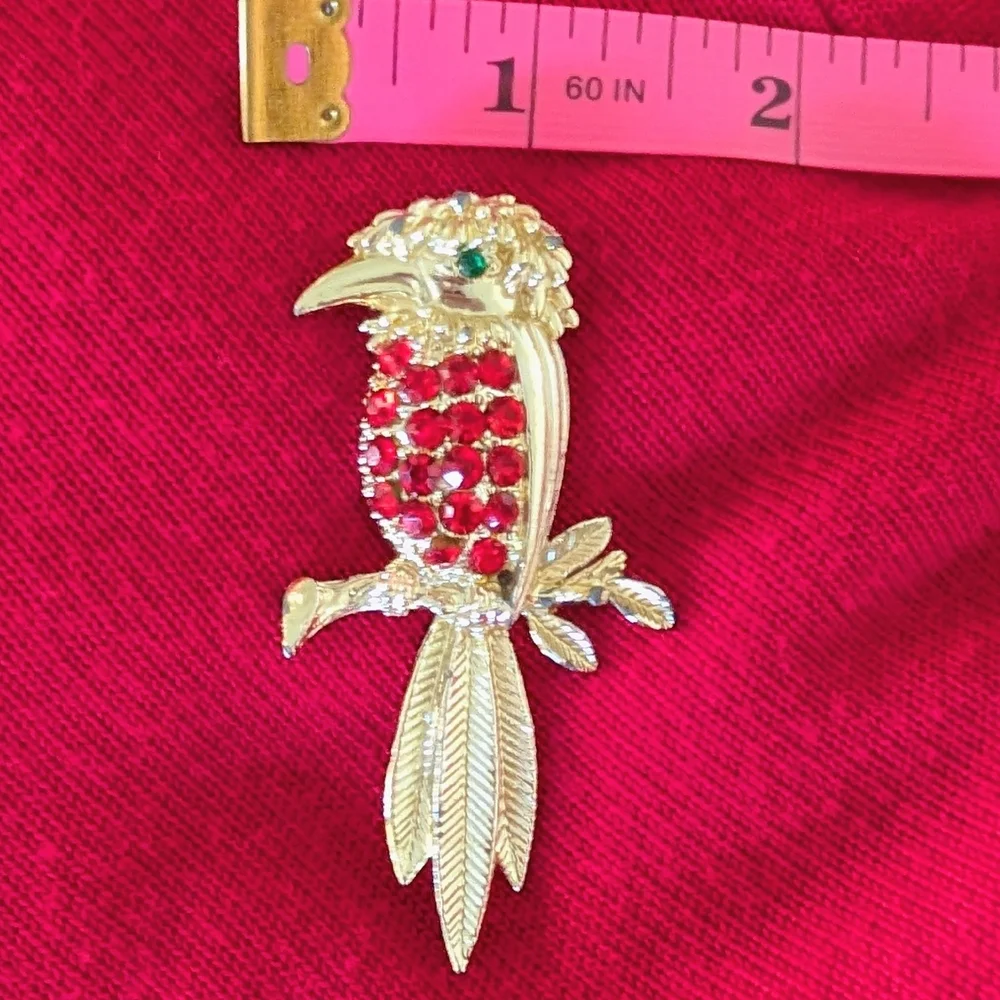 VTG Gold-Tone Parrot Bird Brooch with Red Crystal Accents Retro Figural Whimy